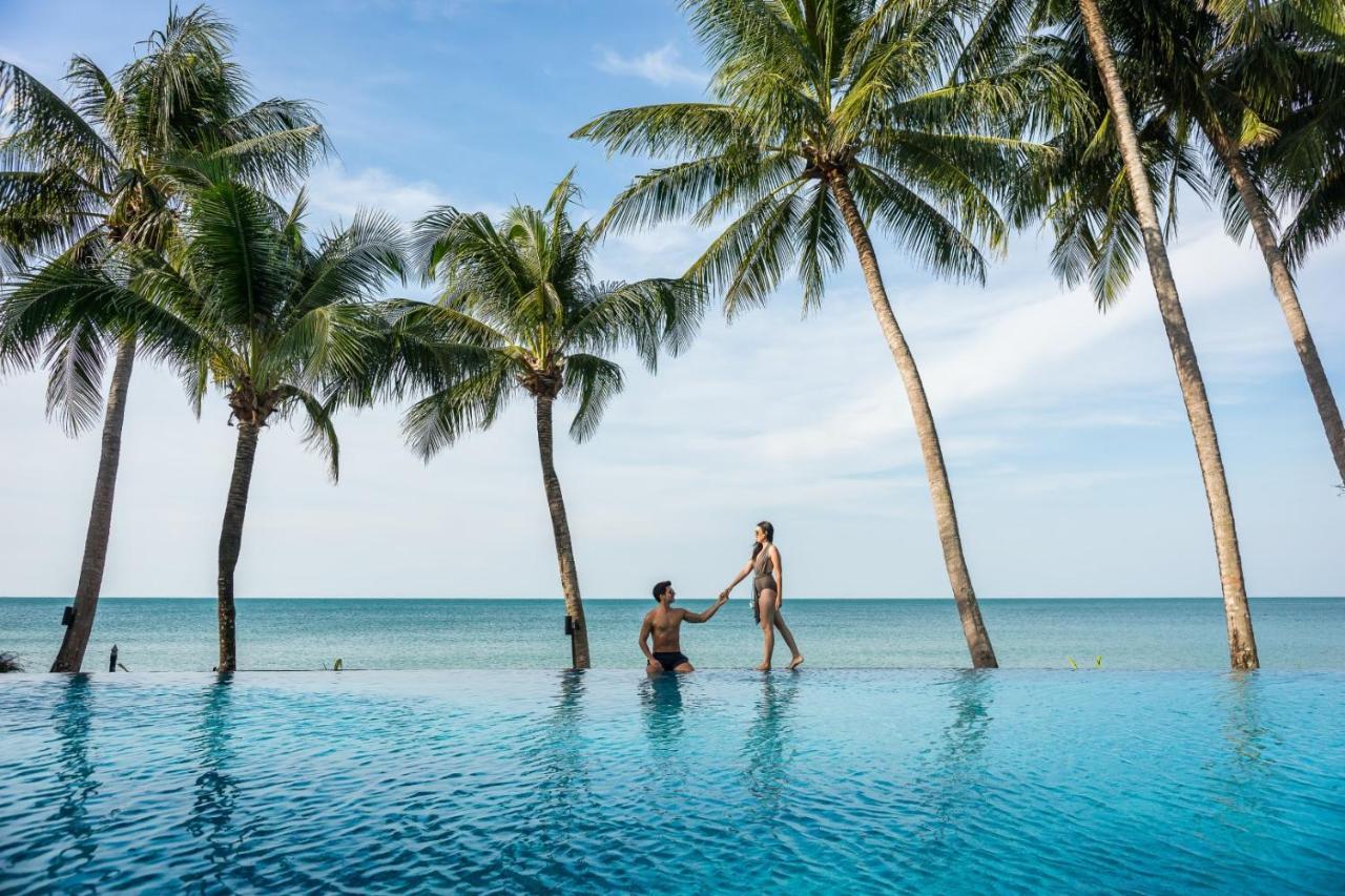 Kc Grande Resort Koh Chang Exterior foto Infinity pool at the Royal Cliff Beach Hotel, Pattaya, Thailand